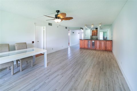Copropriété à vendre à Pembroke Pines, Floride: 2 chambres, 108.7 m2 № 736054 - photo 8