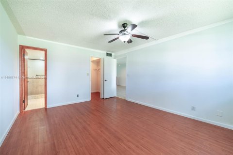 Condominio en venta en Pembroke Pines, Florida, 2 dormitorios, 108.7 m2 № 736054 - foto 18