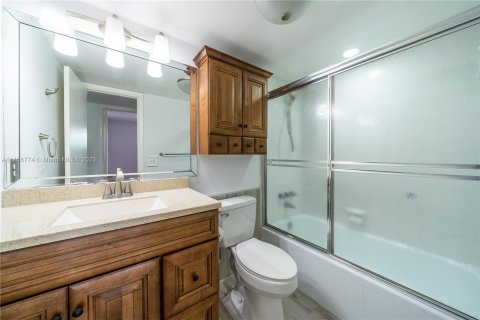 Condominio en venta en Pembroke Pines, Florida, 2 dormitorios, 108.7 m2 № 736054 - foto 14