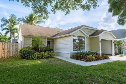 Villa ou maison à vendre à Jupiter, Floride: 3 chambres, 114.36 m2 № 1154579 - photo 3