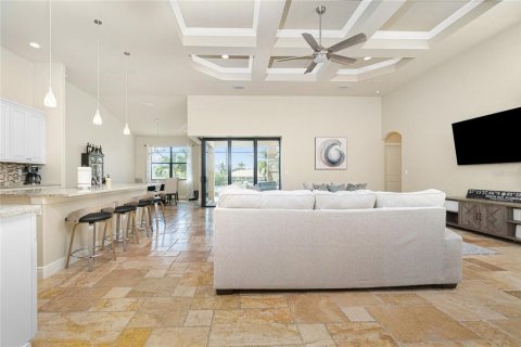 Casa en venta en Cape Coral, Florida, 4 dormitorios, 205.59 m2 № 817652 - foto 13