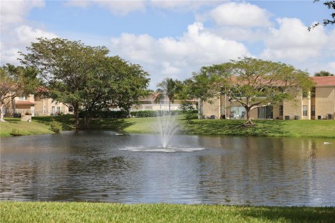 Copropriété à vendre à Coral Springs, Floride: 2 chambres, 71.35 m2 № 1333284 - photo 16