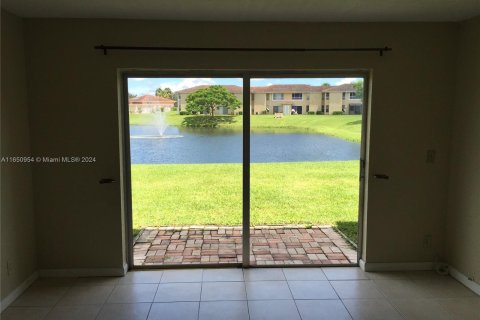 Copropriété à vendre à Coral Springs, Floride: 2 chambres, 71.35 m2 № 1333284 - photo 6