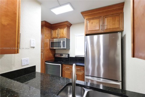 Condominio en venta en Coral Springs, Florida, 2 dormitorios, 71.35 m2 № 1333284 - foto 1