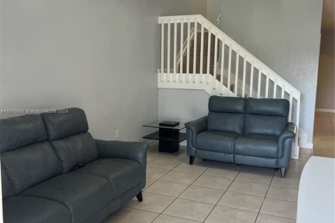 Townhouse in Homestead, Florida 3 bedrooms, 153.29 sq.m. № 1403059 - photo 6