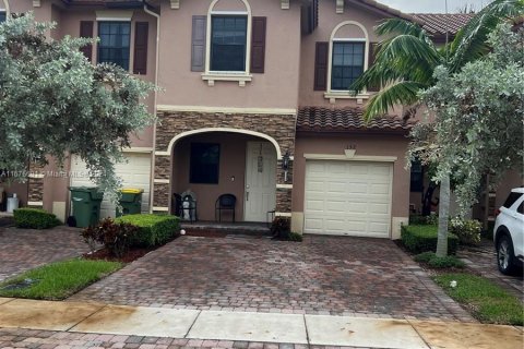 Townhouse in Homestead, Florida 3 bedrooms, 153.29 sq.m. № 1403059 - photo 1