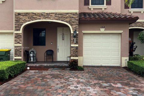 Townhouse in Homestead, Florida 3 bedrooms, 153.29 sq.m. № 1403059 - photo 3