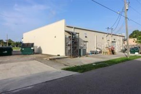 Commercial property in North Port, Florida 391.03 sq.m. № 1264043 - photo 7