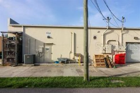 Commercial property in North Port, Florida 391.03 sq.m. № 1264043 - photo 8