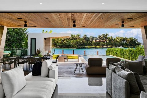 Villa ou maison à vendre à Surfside, Floride: 7 chambres, 836.86 m2 № 1013873 - photo 15