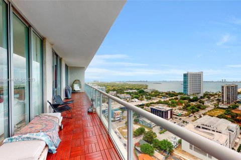 Condominio en alquiler en Miami, Florida, 2 dormitorios, 109.72 m2 № 617626 - foto 13