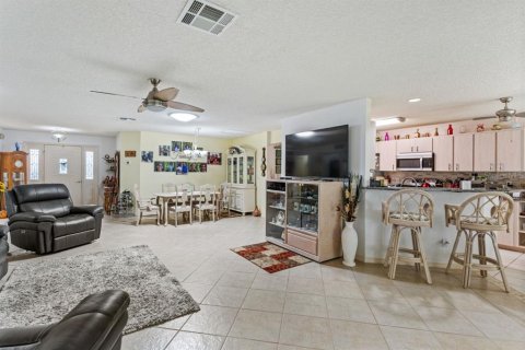 Casa en venta en Ocala, Florida, 2 dormitorios, 158.12 m2 № 1250267 - foto 3