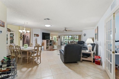 Casa en venta en Ocala, Florida, 2 dormitorios, 158.12 m2 № 1250267 - foto 2