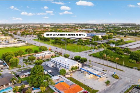 Propiedad comercial en venta en Miami, Florida № 1290641 - foto 4