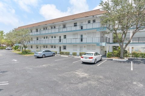 Copropriété à vendre à Pompano Beach, Floride: 2 chambres, 92.9 m2 № 1185182 - photo 1