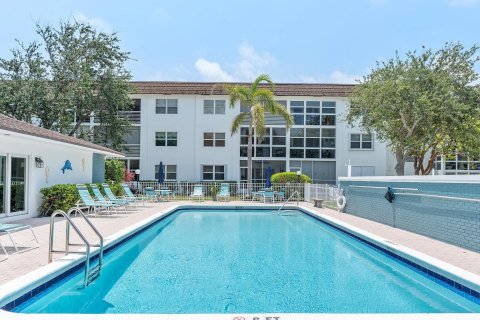 Copropriété à vendre à Pompano Beach, Floride: 2 chambres, 92.9 m2 № 1185182 - photo 12