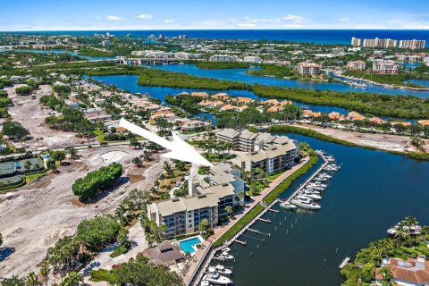 Condo in Jupiter, Florida, 2 bedrooms  № 1208640 - photo 1