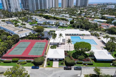 Condominio en venta en Riviera Beach, Florida, 2 dormitorios, 111.11 m2 № 1208642 - foto 3