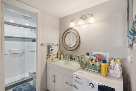 Condo in Riviera Beach, Florida, 2 bedrooms  № 1208642 - photo 13