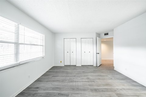 Condominio en venta en Pembroke Pines, Florida, 1 dormitorio, 97.08 m2 № 888128 - foto 13