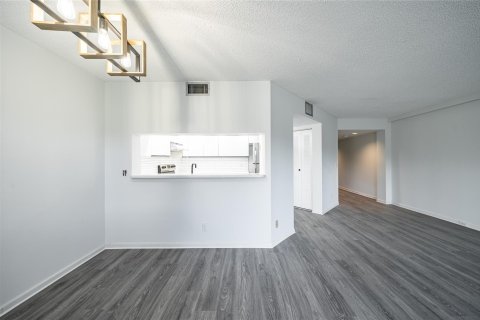 Condominio en venta en Pembroke Pines, Florida, 1 dormitorio, 97.08 m2 № 888128 - foto 8