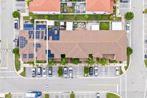 Adosado en venta en Hialeah, Florida, 3 dormitorios, 131.18 m2 № 1372600 - foto 27