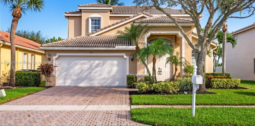 Casa en Lake Worth, Florida 5 dormitorios, 232.16 m2 № 1403061