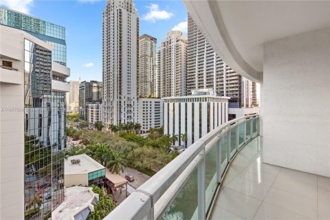 Condo in Miami, Florida, 2 bedrooms  № 1403106 - photo 1