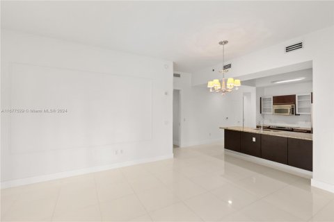 Condo in Miami, Florida, 2 bedrooms  № 1403106 - photo 25