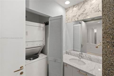 Copropriété à vendre à Miami, Floride: 2 chambres, 119.75 m2 № 1403106 - photo 14