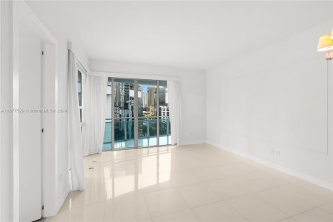 Condo in Miami, Florida, 2 bedrooms  № 1403106 - photo 12