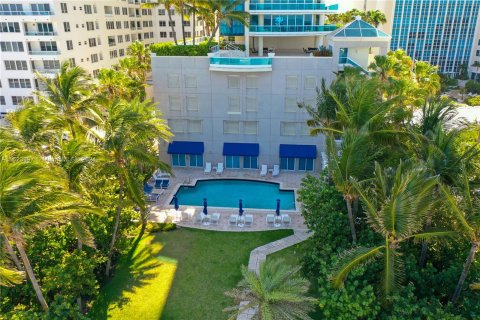 Condo in Miami Beach, Florida, 3 bedrooms  № 1403152 - photo 5