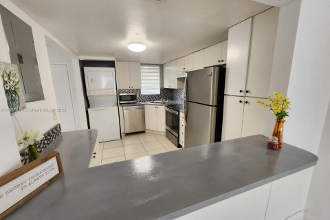 Condo in Coral Springs, Florida, 3 bedrooms  № 1403151 - photo 2