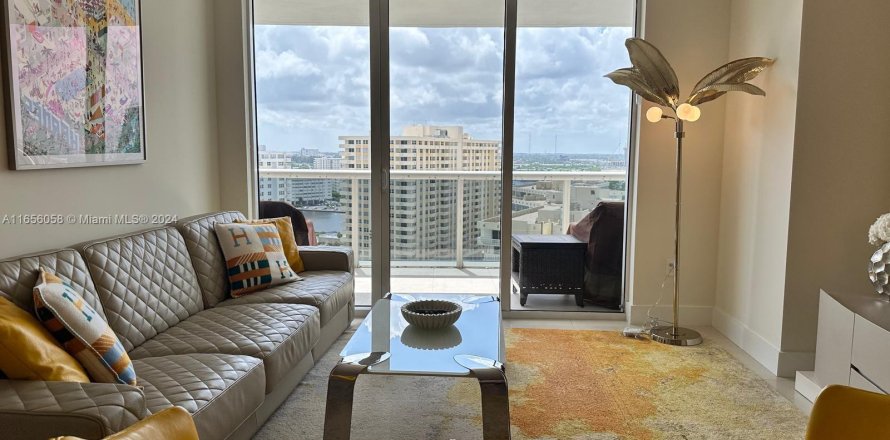 Condo in Hallandale Beach, Florida, 3 bedrooms  № 1354999