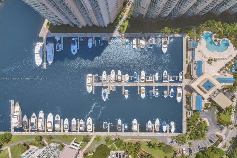 Condo in Aventura, Florida, 4 bedrooms  № 1098530 - photo 15