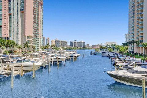 Condo in Aventura, Florida, 4 bedrooms  № 1098530 - photo 20