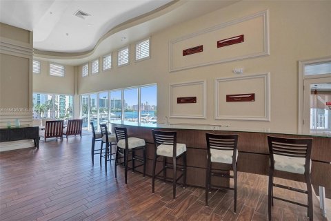 Copropriété à vendre à Aventura, Floride: 4 chambres, 379.04 m2 № 1098530 - photo 18