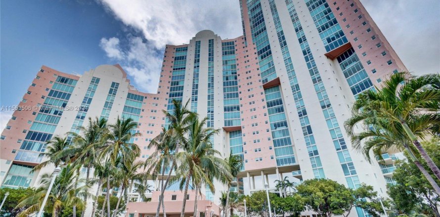 Condo in Aventura, Florida, 4 bedrooms  № 1098530