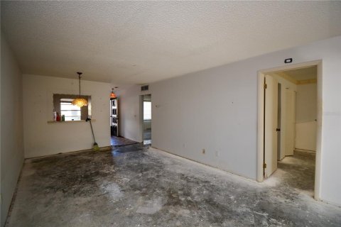 House in Seminole, Florida 2 bedrooms, 80.36 sq.m. № 1287173 - photo 7