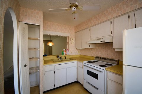 House in Seminole, Florida 2 bedrooms, 80.36 sq.m. № 1287173 - photo 3