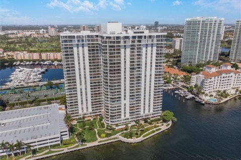 Condo in Aventura, Florida, 4 bedrooms  № 1185950 - photo 1