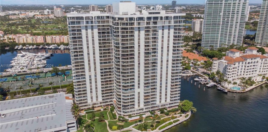 Condo in Aventura, Florida, 4 bedrooms  № 1185950