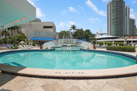 Condo in Aventura, Florida, 4 bedrooms  № 1185950 - photo 21