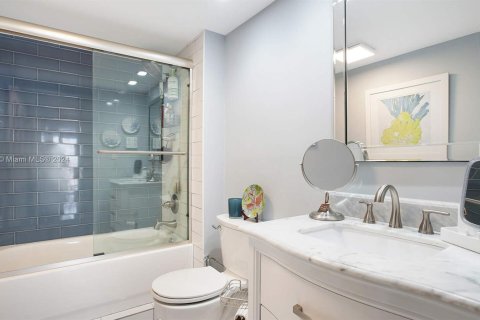 Condo in Aventura, Florida, 4 bedrooms  № 1185950 - photo 19