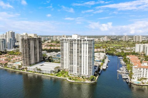 Condo in Aventura, Florida, 4 bedrooms  № 1185950 - photo 25