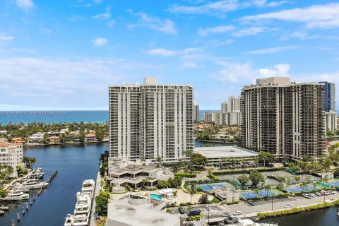 Condo in Aventura, Florida, 4 bedrooms  № 1185950 - photo 22