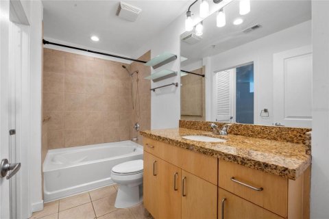 Condo in Orlando, Florida, 1 bedroom  № 1165966 - photo 21