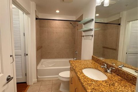 Condominio en venta en Orlando, Florida, 1 dormitorio, 77.76 m2 № 1165966 - foto 12