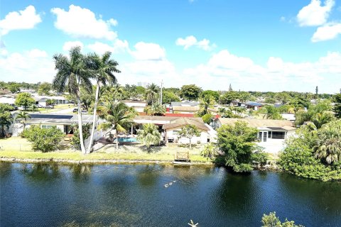 Condo in Sunrise, Florida, 1 bedroom  № 1179487 - photo 1