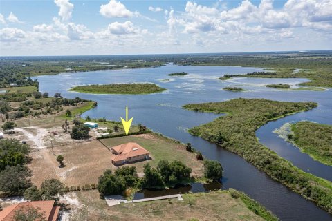 Villa ou maison à vendre à Punta Gorda, Floride: 3 chambres, 280.38 m2 № 1245129 - photo 4